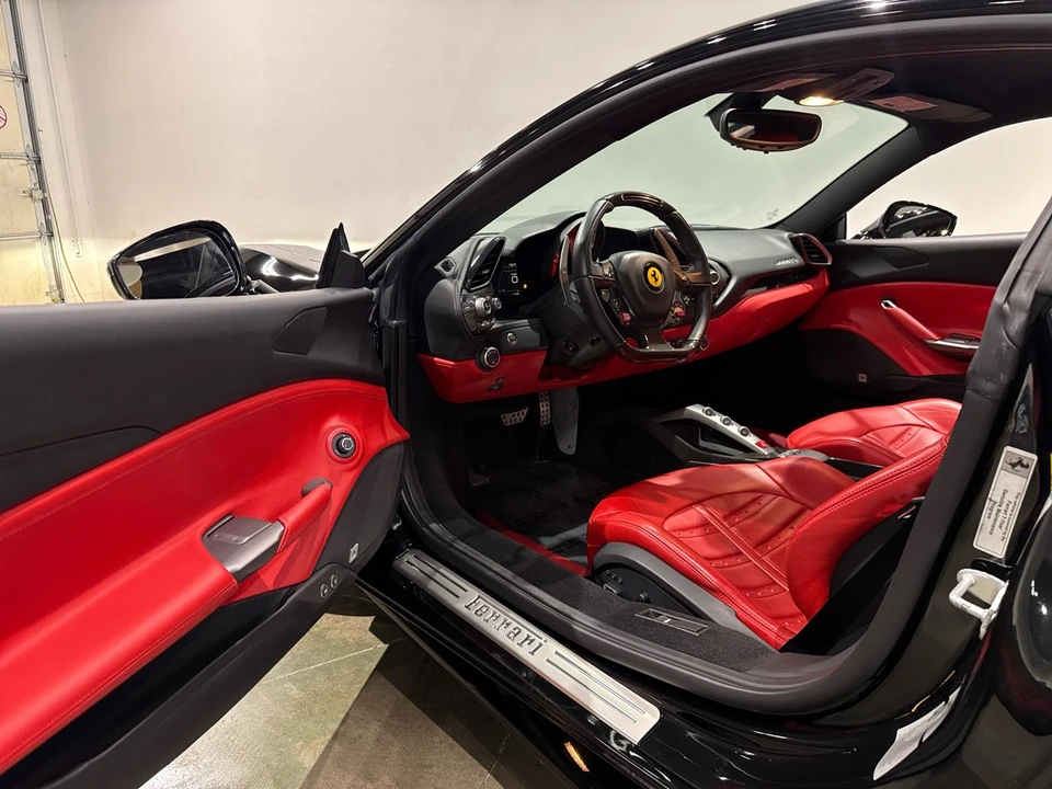2016 Ferrari 488 GTB - Image 30 of 31