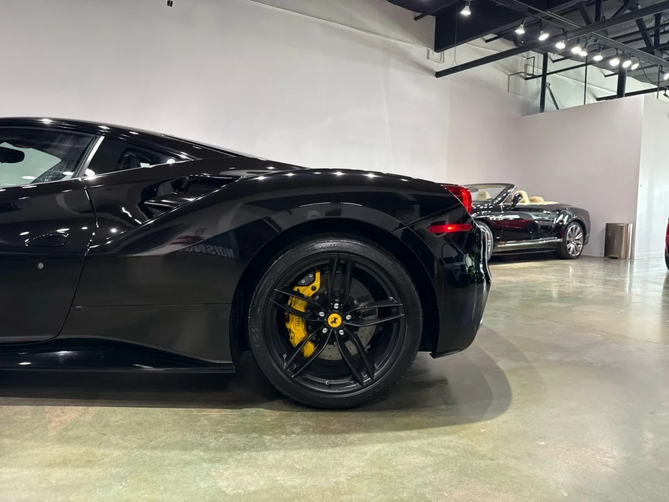 2016 Ferrari 488 GTB - Image 5 of 21