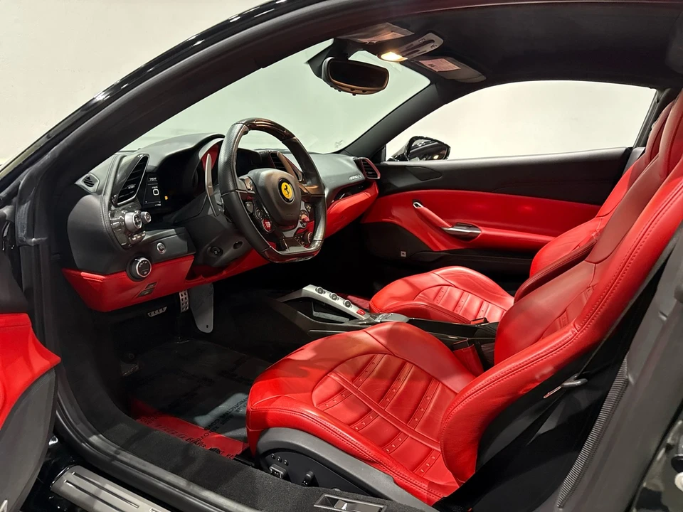 2016 Ferrari 488 GTB - Image 29 of 31
