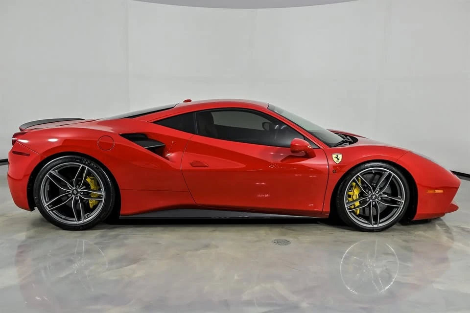 2016 Ferrari 488 GTB - Image 10 of 20
