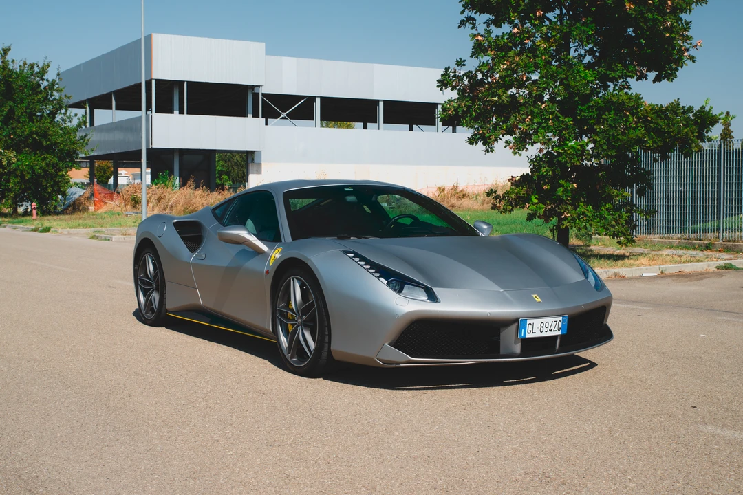 2016 Ferrari 488 GTB - Image 2 of 31