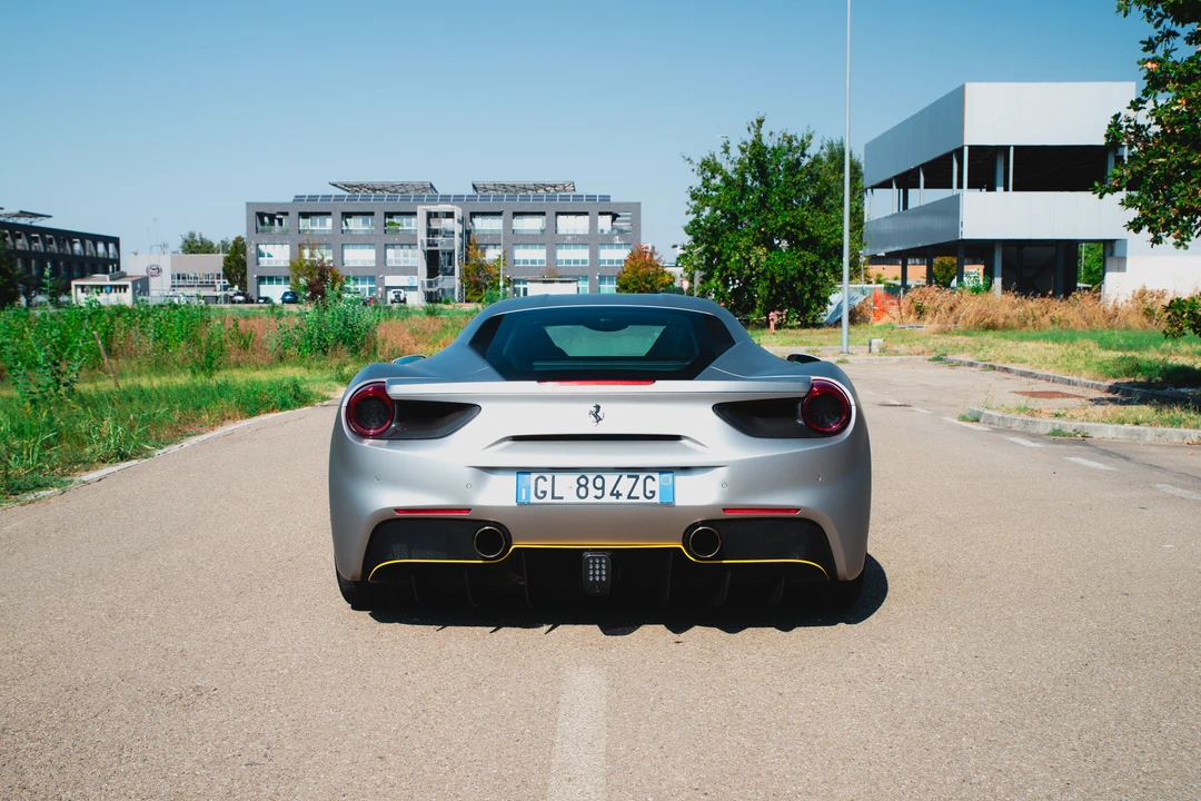 2016 Ferrari 488 GTB - Image 5 of 31