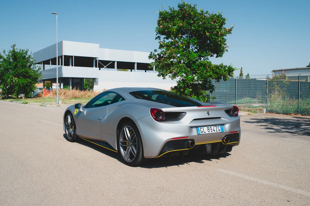 2016 Ferrari 488 GTB - Image 6 of 31
