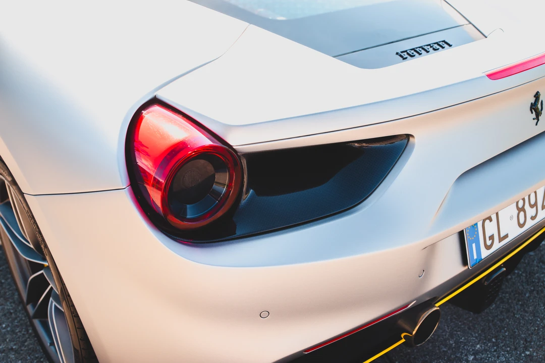 2016 Ferrari 488 GTB - Image 14 of 31