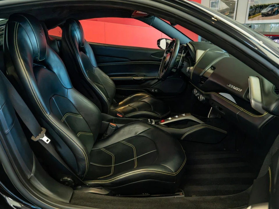 2016 Ferrari 488 GTB - Image 18 of 27