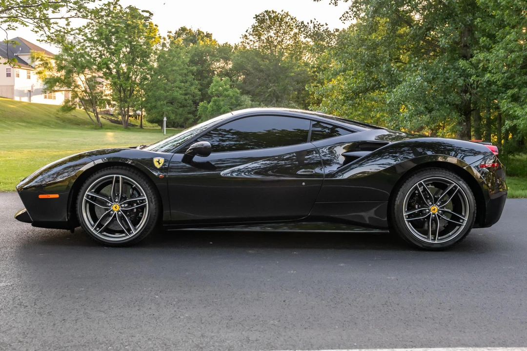 2016 Ferrari 488 GTB - Image 3 of 31
