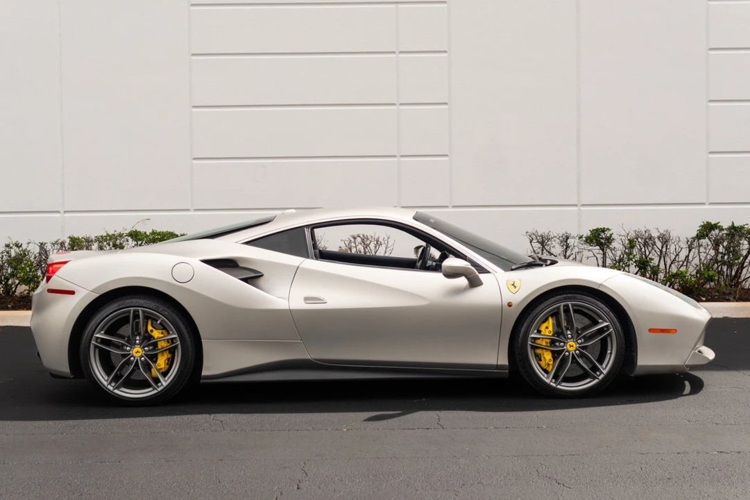 2016 Ferrari 488 GTB - Image 14 of 21