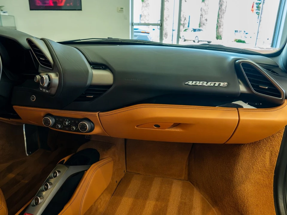2016 Ferrari 488 GTB - Image 16 of 27