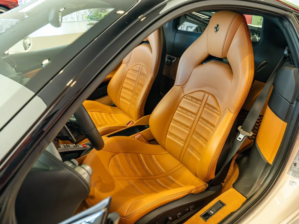 2016 Ferrari 488 GTB - Image 11 of 27