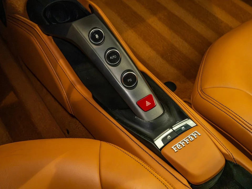 2016 Ferrari 488 GTB - Image 15 of 27