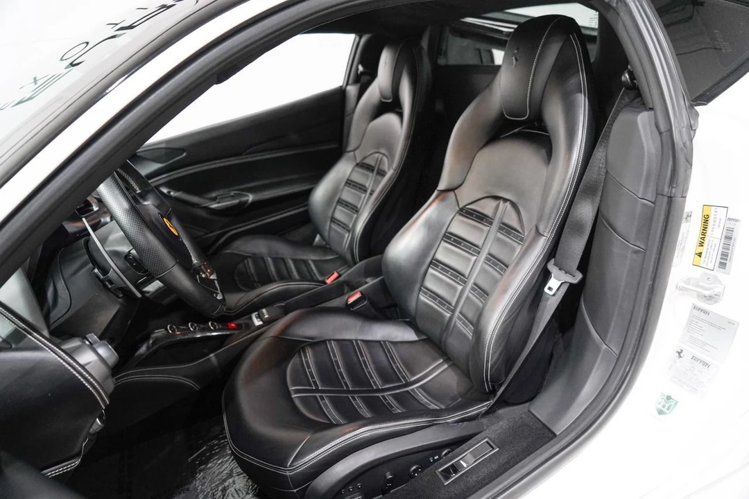2016 Ferrari 488 GTB - Image 9 of 31