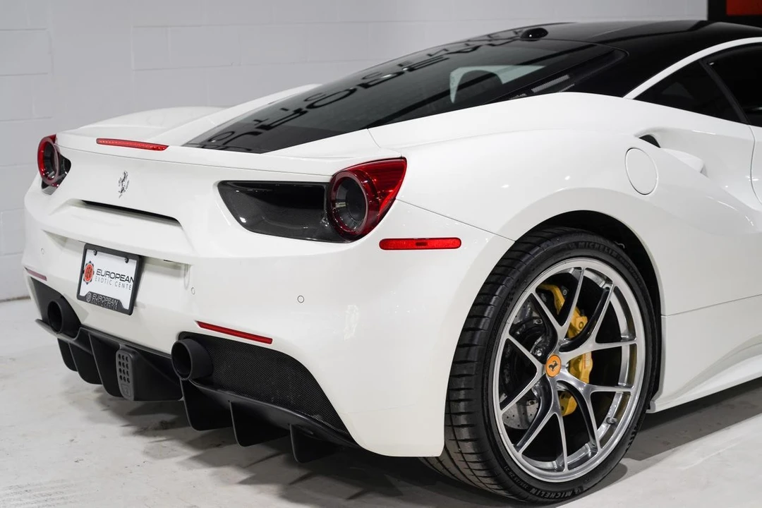 2016 Ferrari 488 GTB - Image 23 of 31