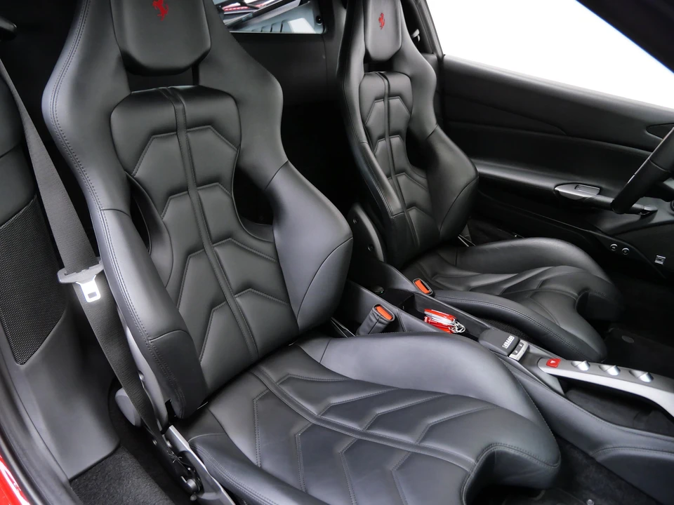 2016 Ferrari 488 GTB - Image 13 of 31