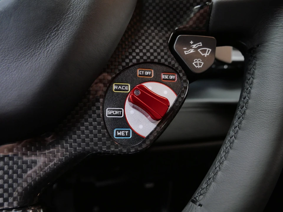 2016 Ferrari 488 GTB - Image 24 of 31