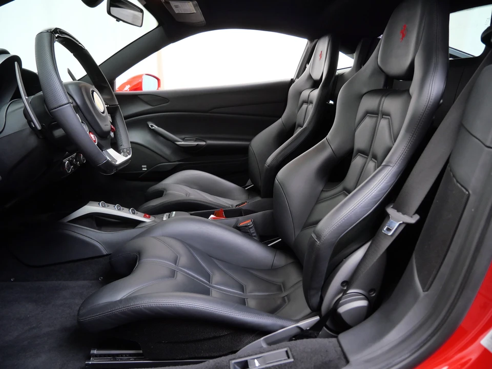 2016 Ferrari 488 GTB - Image 16 of 31