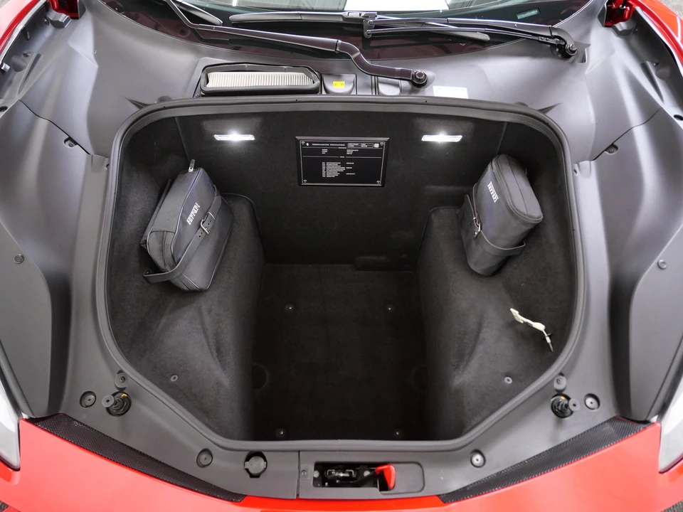 2016 Ferrari 488 GTB - Image 29 of 31