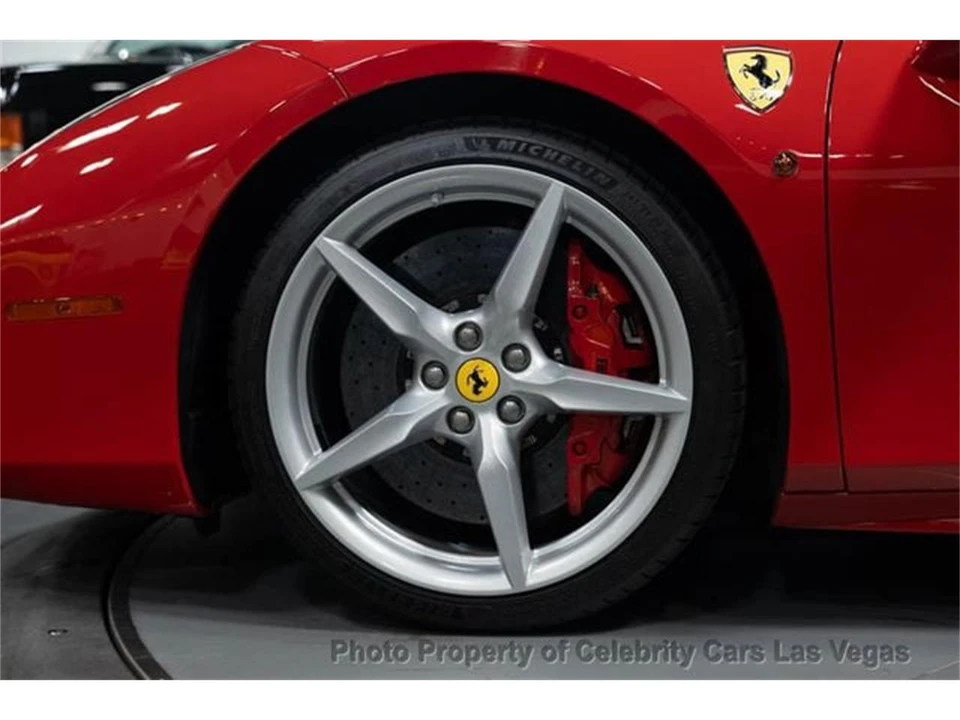 2016 Ferrari 488 GTB - Image 5 of 31