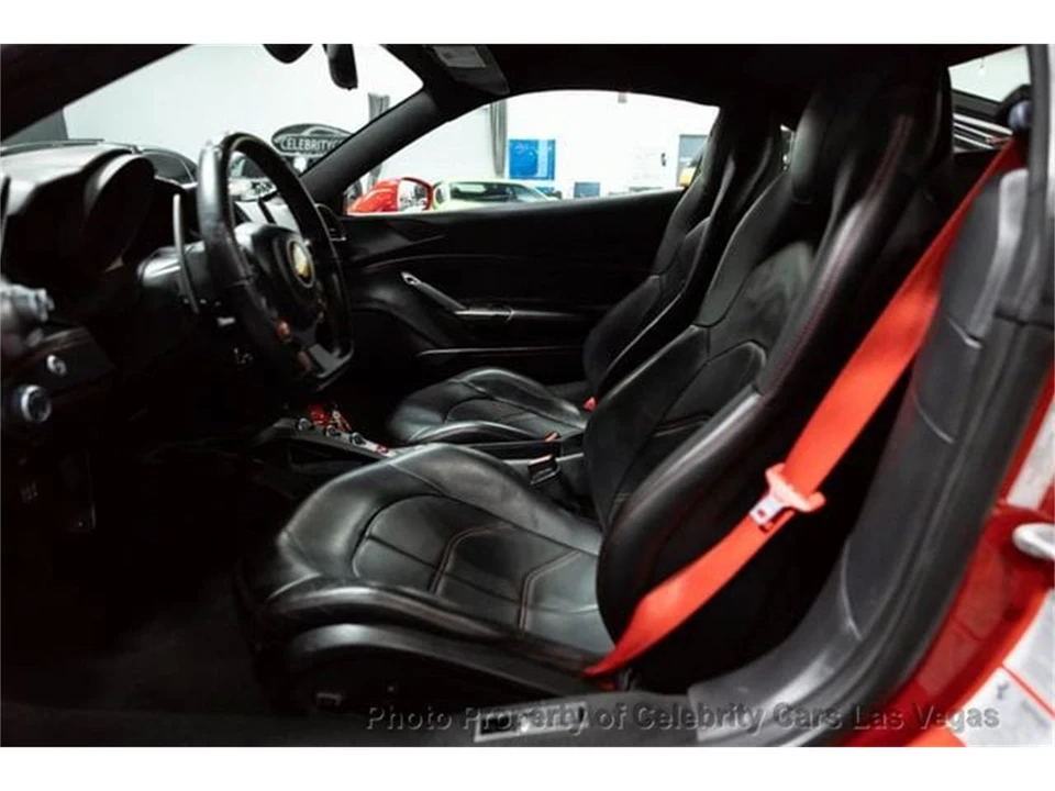2016 Ferrari 488 GTB - Image 26 of 31