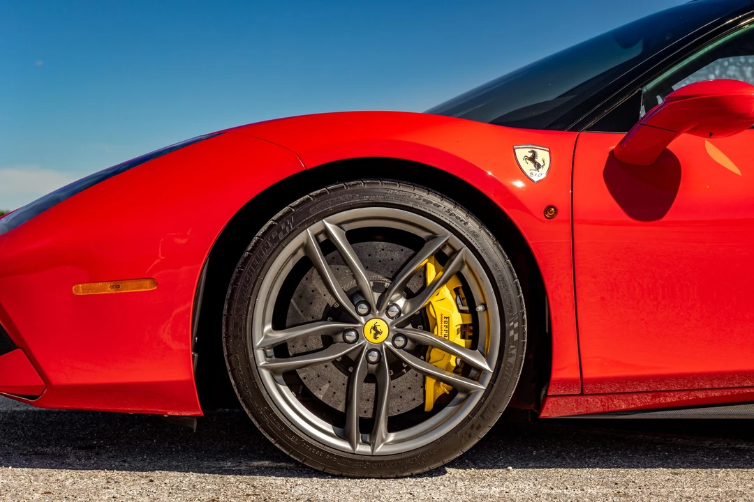 2016 Ferrari 488 GTB - Image 18 of 31
