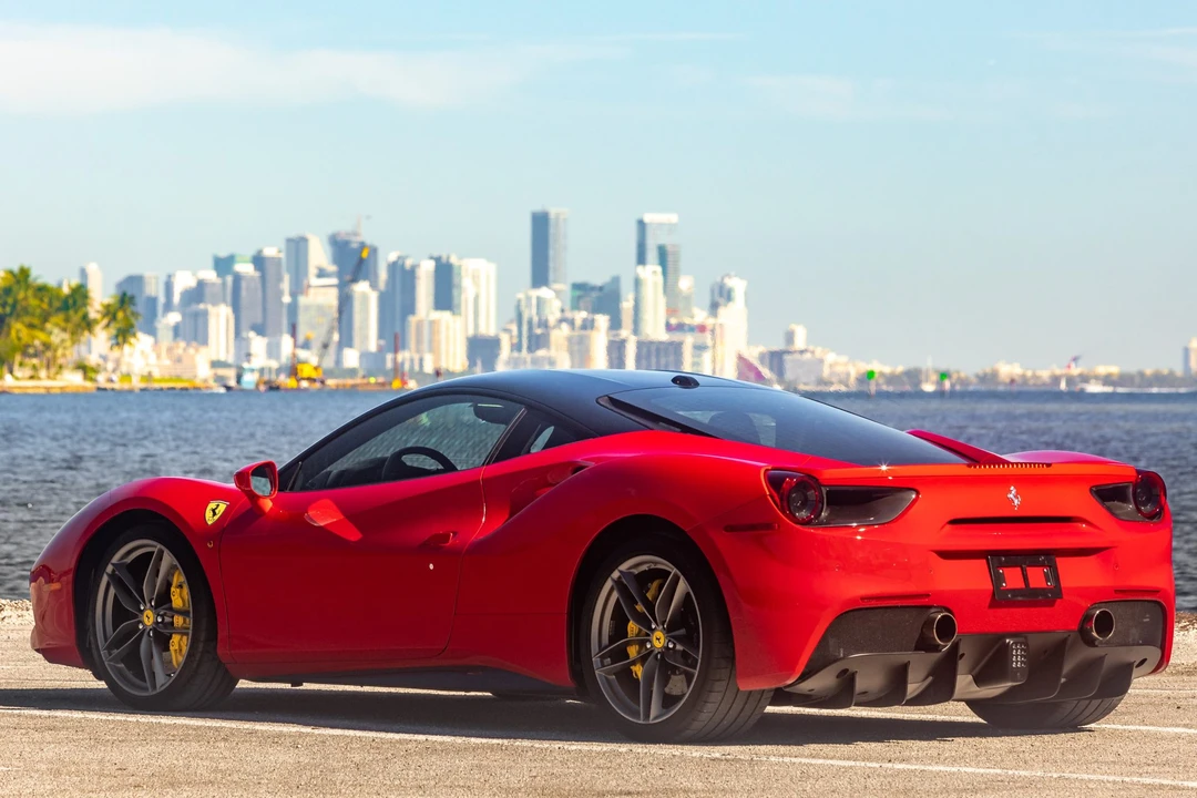 2016 Ferrari 488 GTB - Image 11 of 31