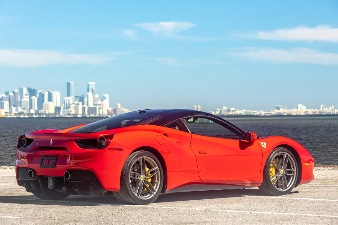 2016 Ferrari 488 GTB - Image 9 of 31