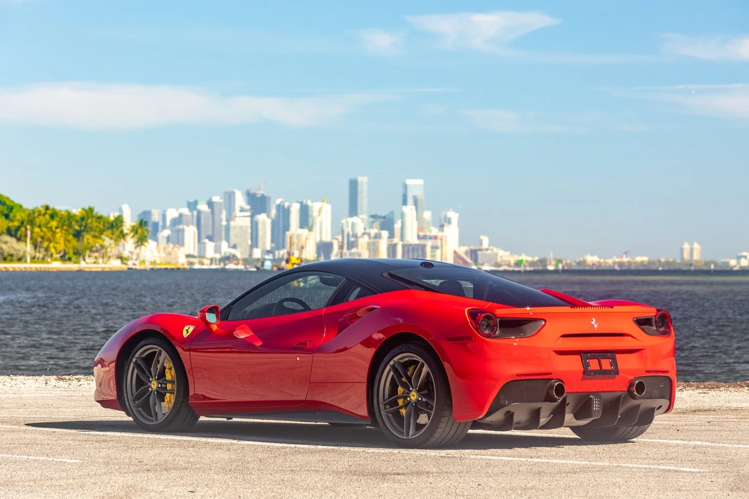 2016 Ferrari 488 GTB - Image 12 of 31