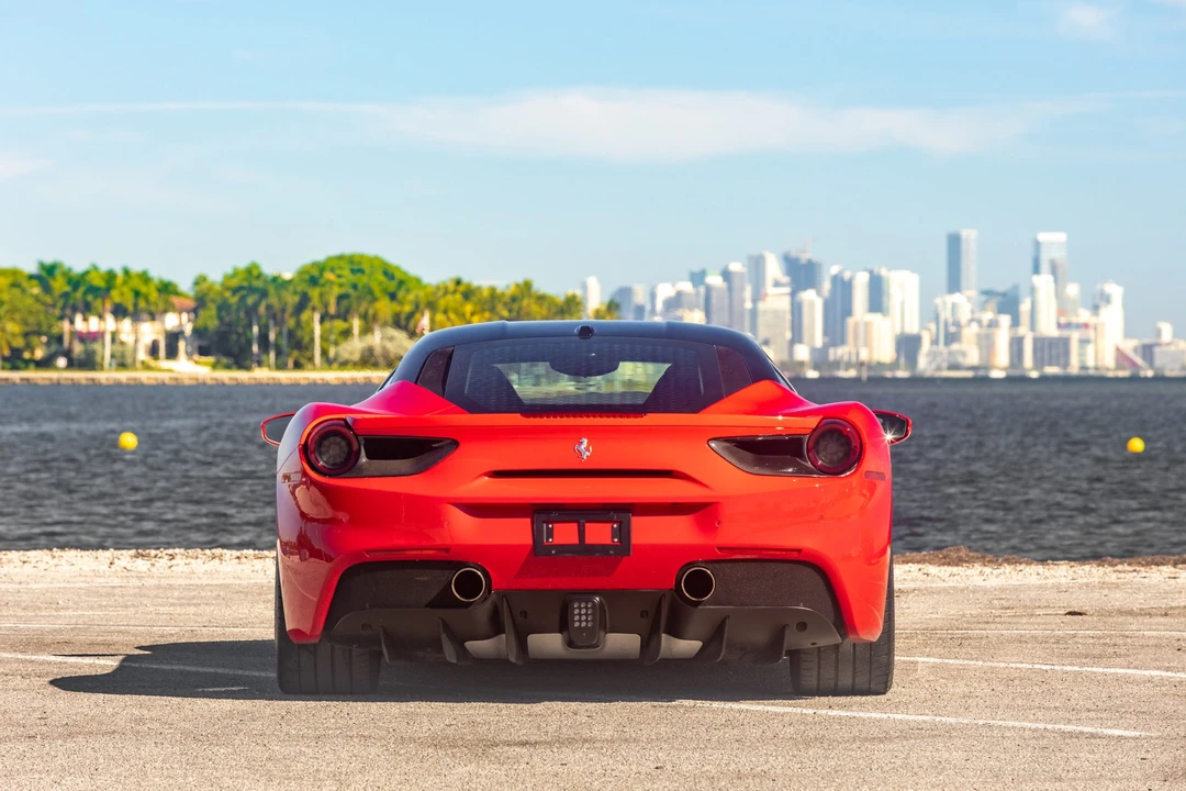 2016 Ferrari 488 GTB - Image 10 of 31