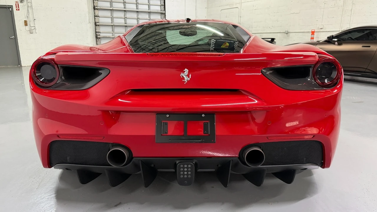 2016 Ferrari 488 GTB - Image 19 of 21