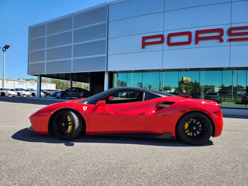 2016 Ferrari 488 GTB - Image 12 of 31