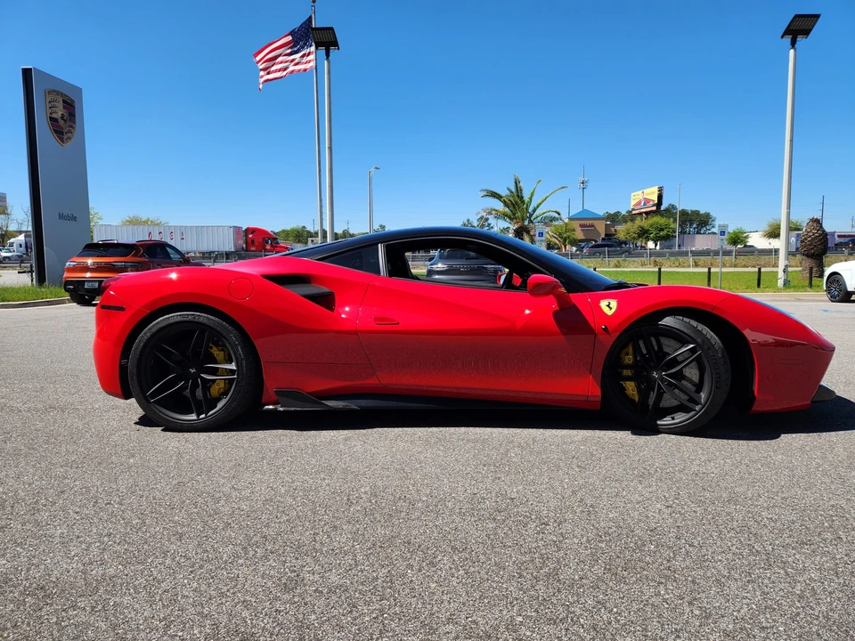 2016 Ferrari 488 GTB - Image 16 of 31