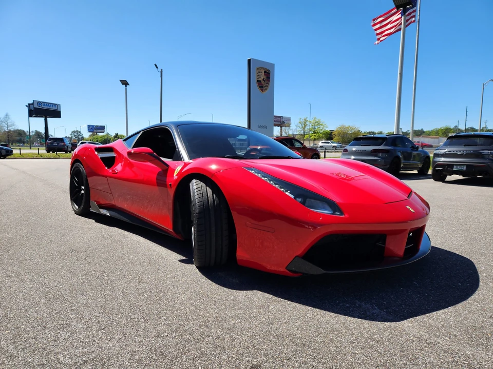 2016 Ferrari 488 GTB - Image 17 of 31
