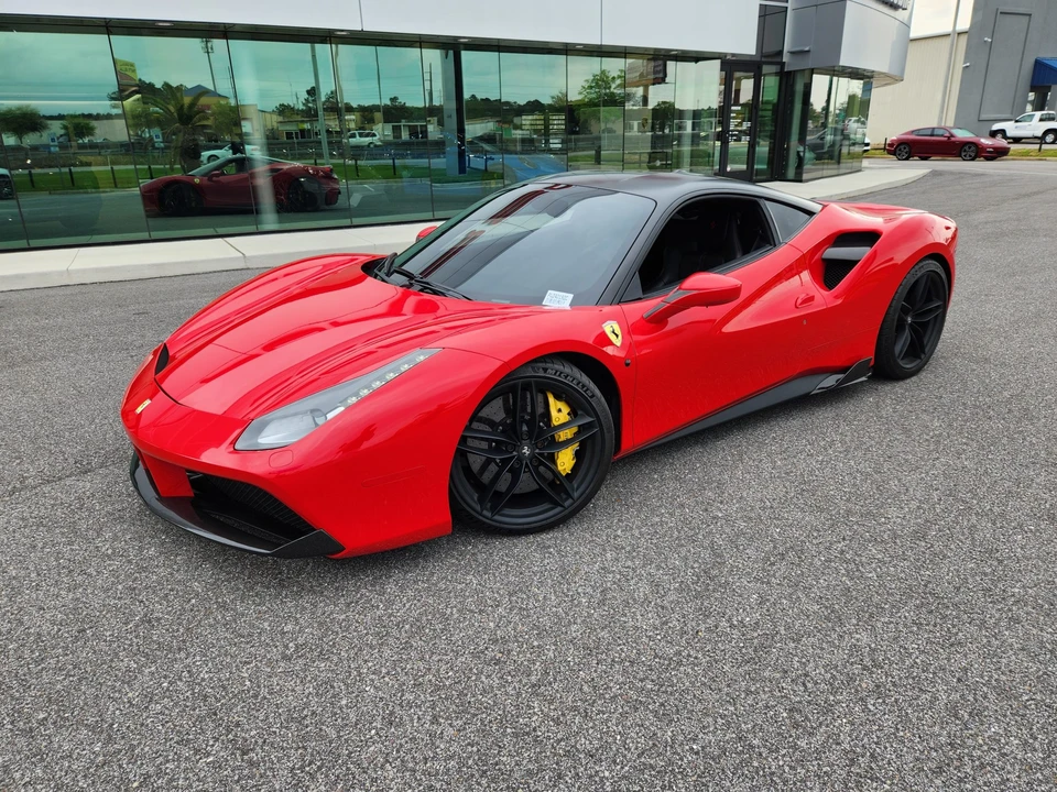 2016 Ferrari 488 GTB - Image 2 of 31