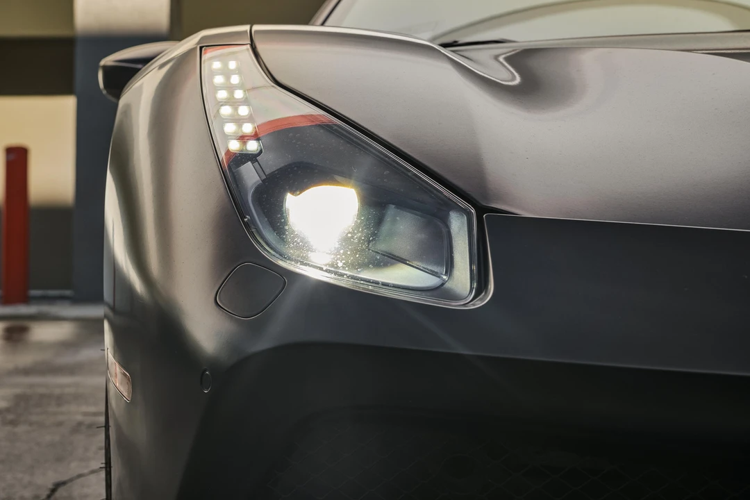 2016 Ferrari 488 GTB - Image 14 of 31
