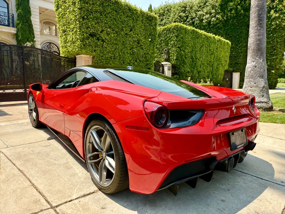2016 Ferrari 488 GTB - Image 28 of 31