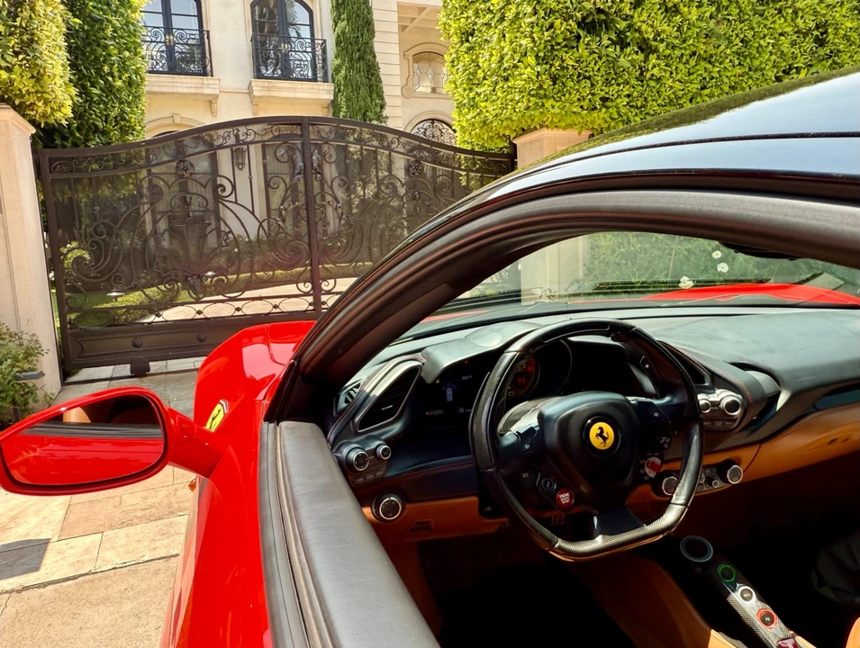 2016 Ferrari 488 GTB - Image 23 of 31
