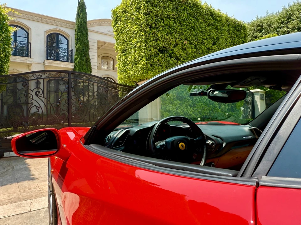 2016 Ferrari 488 GTB - Image 25 of 31