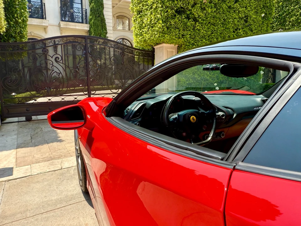 2016 Ferrari 488 GTB - Image 26 of 31