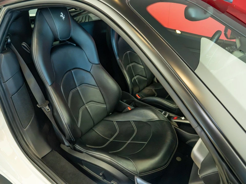 2016 Ferrari 488 GTB - Image 19 of 26