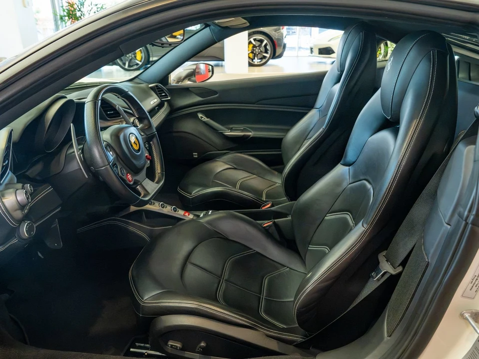 2016 Ferrari 488 GTB - Image 10 of 26