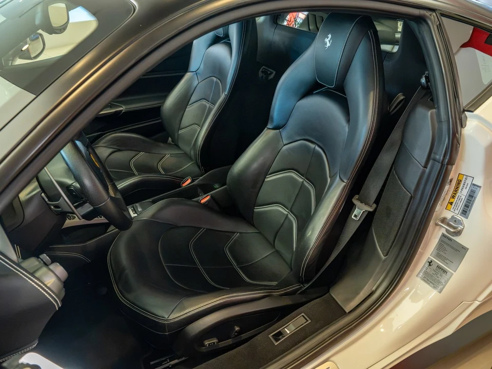 2016 Ferrari 488 GTB - Image 11 of 26