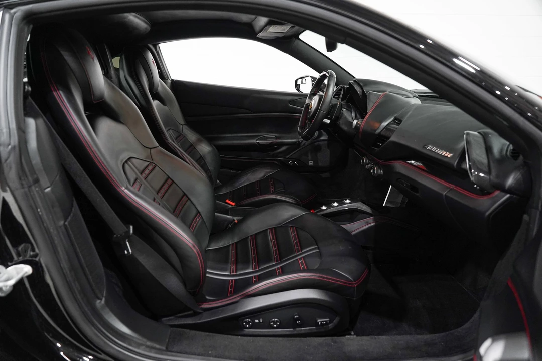 2016 Ferrari 488 GTB - Image 16 of 31
