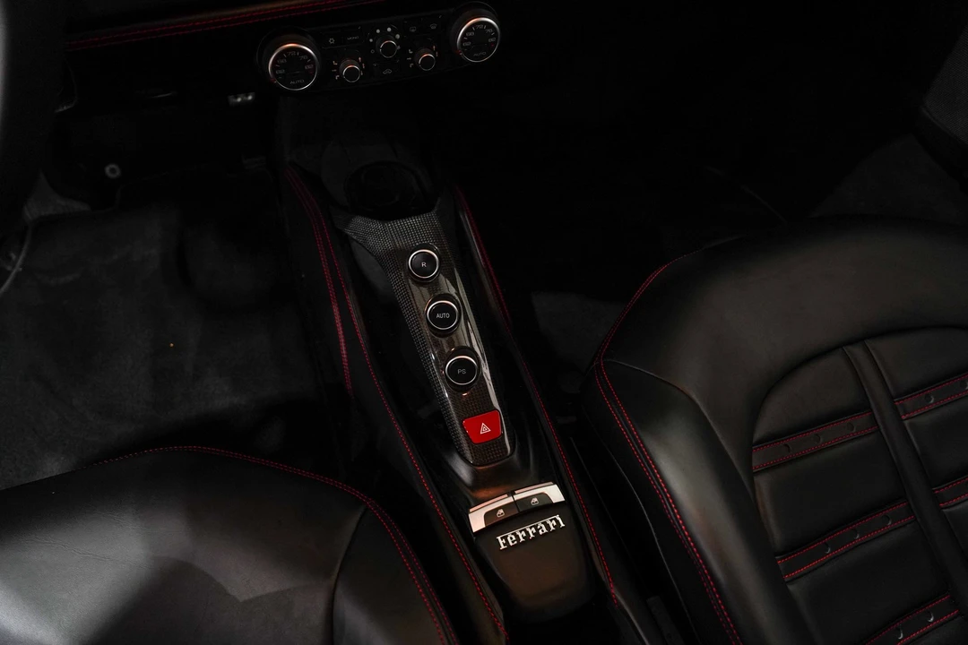 2016 Ferrari 488 GTB - Image 12 of 31