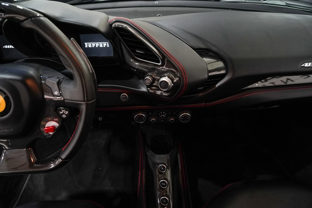 2016 Ferrari 488 GTB - Image 11 of 31