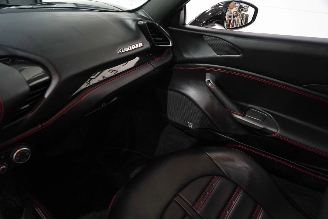 2016 Ferrari 488 GTB - Image 13 of 31