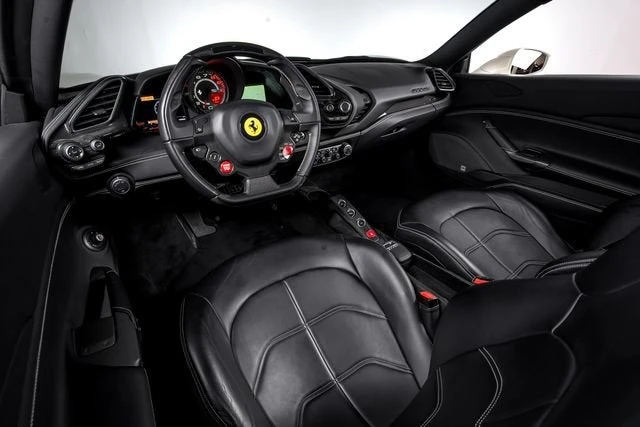 2016 Ferrari 488 GTB - Image 27 of 31