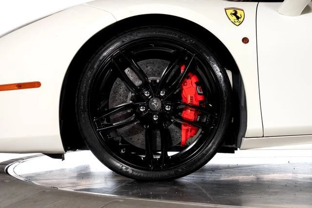 2016 Ferrari 488 GTB - Image 18 of 31