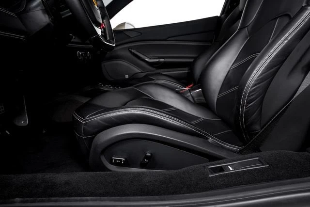 2016 Ferrari 488 GTB - Image 26 of 31