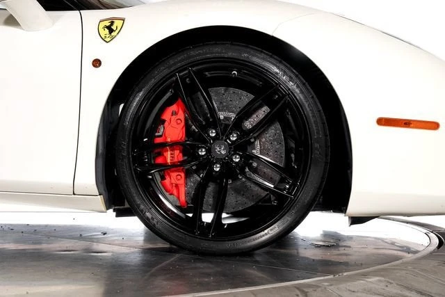 2016 Ferrari 488 GTB - Image 21 of 31