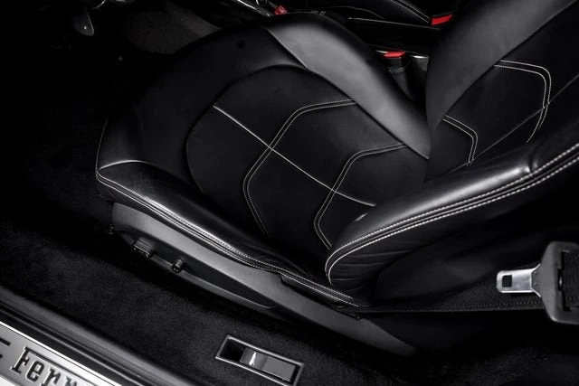 2016 Ferrari 488 GTB - Image 24 of 31