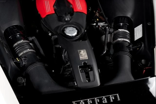 2016 Ferrari 488 GTB - Image 11 of 31